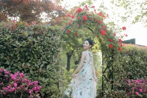 Elegant Visuals in YiTuYu Art Language Vol.7036 Xiao Meng - image 8