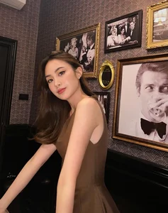 Laos' Top Influencer Turns Heads with Stunning Street Style Photos in Hanoi - image 6