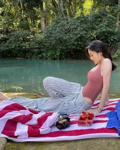 Laos' Top Influencer Turns Heads with Stunning Street Style Photos in Hanoi - image 5