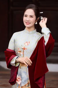 Traditional Elegance: Designer Ngoc Lan’s Ao Dai Collection Inspired by the Nine Dynastic Urns - image 0