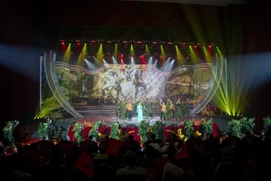 Celebrating 50 Years of Da Nang’s Liberation: Highlights from the Spectacular Anniversary Art Program - image 4