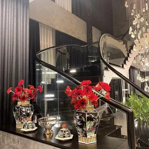Inside the Luxury Black-Tone Apartments of Vietnamese Stars: Hoàng Thùy Linh's Massive Home - image 12