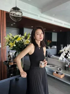 Inside the Luxury Black-Tone Apartments of Vietnamese Stars: Hoàng Thùy Linh's Massive Home - image 16