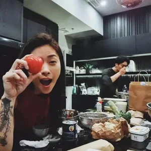Inside the Luxury Black-Tone Apartments of Vietnamese Stars: Hoàng Thùy Linh's Massive Home - image 9