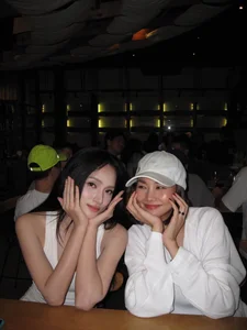 Vietnamese Celeb News: Phuong My Chi’s Dating Rumors and Quoc Truong’s Family Moments - image 28