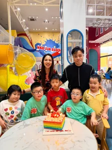Vietnamese Celeb News: Phuong My Chi’s Dating Rumors and Quoc Truong’s Family Moments - image 3
