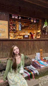 Vietnamese Celeb News: Phuong My Chi’s Dating Rumors and Quoc Truong’s Family Moments - image 7