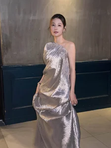 Vietnamese Celeb News: Phuong My Chi’s Dating Rumors and Quoc Truong’s Family Moments - image 11