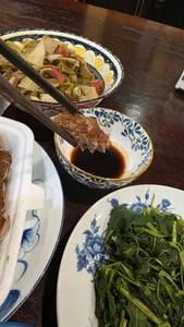 Vietnamese Celeb News: Phuong My Chi’s Dating Rumors and Quoc Truong’s Family Moments - image 40