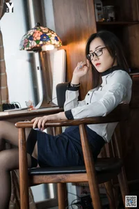 IESS Leg Model Gallery: Teacher Xiaoshan in Elegant Suspender Stockings - image 1