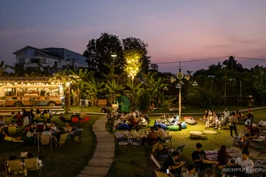 Unique Rooftop Cafe Experiences: A New Trend in Urban Tourism - image 1