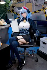 Captivating Amau Ako (Blue Archive) Cosplay by Jiu Qi Miao: Professional, Alluring & Game-Perfect! - image 1