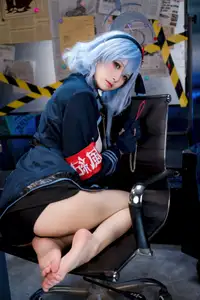 Captivating Amau Ako (Blue Archive) Cosplay by Jiu Qi Miao: Professional, Alluring & Game-Perfect! - image 16