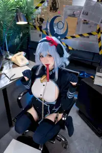 Captivating Amau Ako (Blue Archive) Cosplay by Jiu Qi Miao: Professional, Alluring & Game-Perfect! - image 15