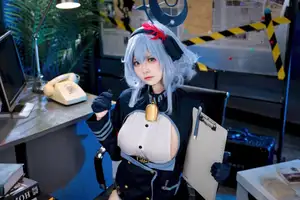 Captivating Amau Ako (Blue Archive) Cosplay by Jiu Qi Miao: Professional, Alluring & Game-Perfect! - image 3