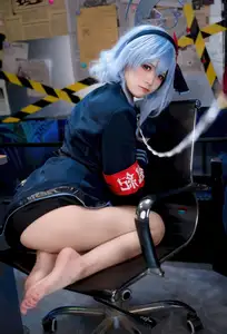 Captivating Amau Ako (Blue Archive) Cosplay by Jiu Qi Miao: Professional, Alluring & Game-Perfect! - image 5
