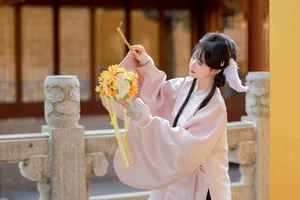 YiTuYu Art Language Vol 10597: Gorgeous 15-Piece Portrait Gallery of Xiao E Jiang - image 0