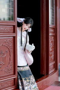 YiTuYu Art Language Vol 10597: Gorgeous 15-Piece Portrait Gallery of Xiao E Jiang - image 14