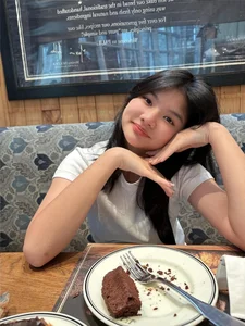 Truong Ngoc Anh's Daughter: Natural Beauty and Hollywood Princess Vibes - image 5
