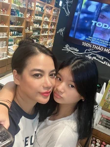 Truong Ngoc Anh's Daughter: Natural Beauty and Hollywood Princess Vibes - image 3