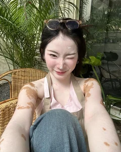 Radiant Beyond Compare: Why This 'Sealed Beauty' Is Taking the Internet by Storm - image 6