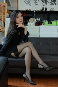 IESS Xiao Bao Half-Tube Black Silk Fashion Photography Gallery - image 8
