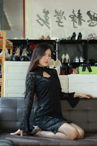 IESS Xiao Bao Half-Tube Black Silk Fashion Photography Gallery - image 11