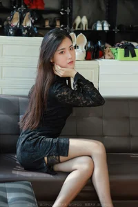 IESS Xiao Bao Half-Tube Black Silk Fashion Photography Gallery - image 1