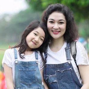 Miss Vietnam Nguyen Thị Huyền: Two Decades of Timeless Elegance and Grace - image 1