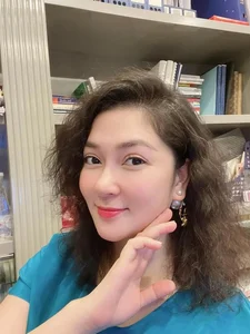 Miss Vietnam Nguyen Thị Huyền: Two Decades of Timeless Elegance and Grace - image 7