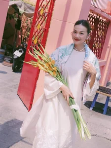 Diva Mỹ Linh Đón Tết Sum Vầy, Loạt Nghệ Sĩ Việt Rộn Ràng Ra Mắt MV Valentine - image 3