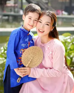 MC Hoang Oanh's Stunning Post-Divorce Beauty Transformation: Peaceful Moments with Her Son - image 7