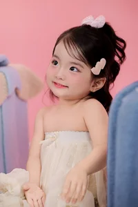 Anna and Lisa: The Adorable Doll-Like Daughters of Khanh Thi and Phan Hien - image 9