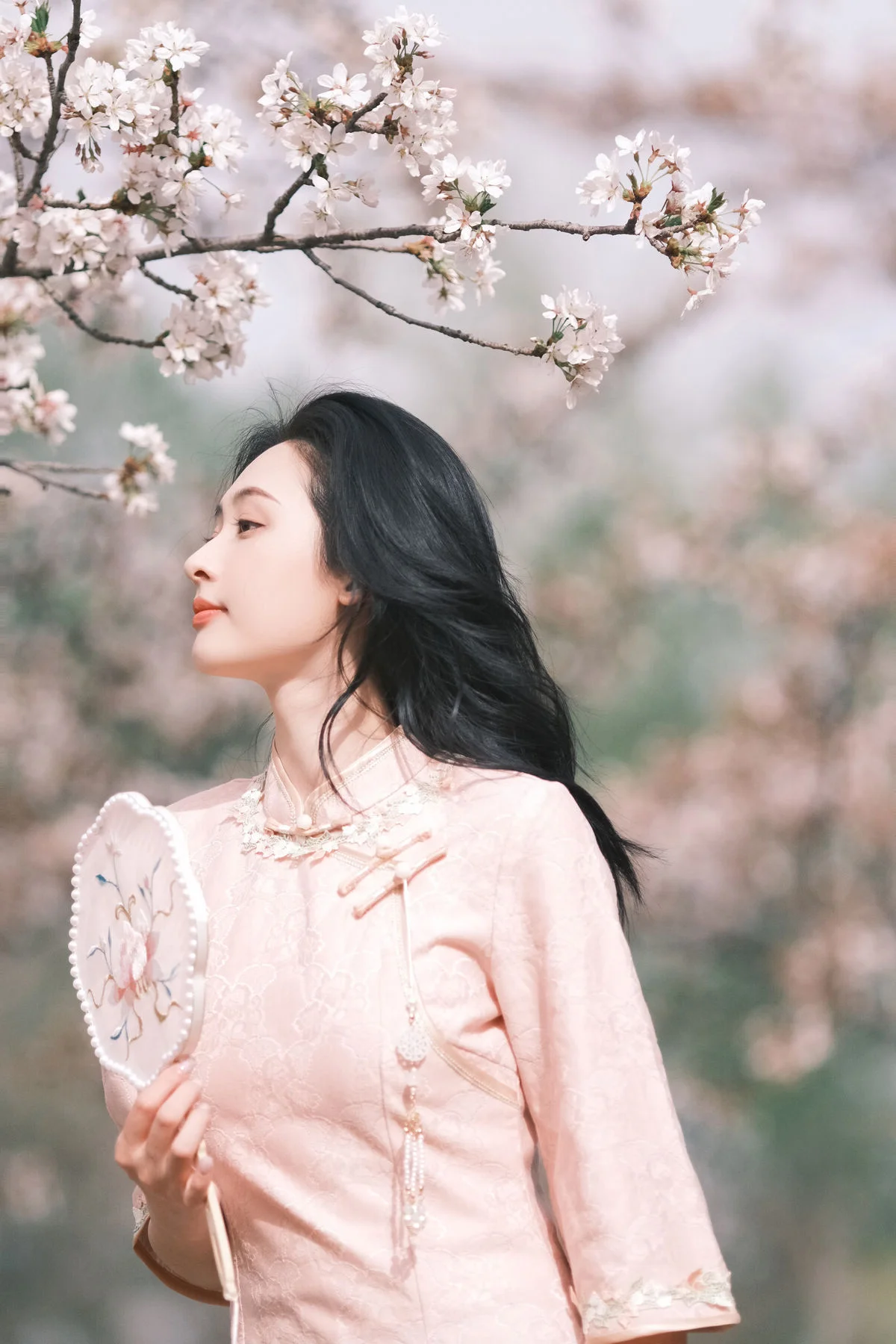 Exploring the Freckled Beauty of YiTuYu Art Language Vol.6872 Wan Dou Que Ban Shao Nu