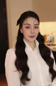 The Evolution of Ho Quynh Huong: A Journey of Voice and Beauty - image 0