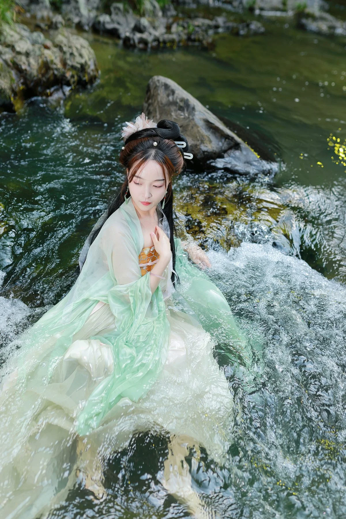 Stunning Artistic Portraits: YiTuYu Art Language Vol.5233 featuring Yu Yan