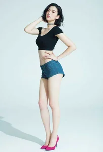 Captivating Aesthetics: The Rise of Japanese Gravure and Fashion Models - image 6