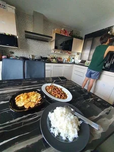 What Makes a Man Most Attractive? Women Share Heartwarming Photos of Husbands Redefining Modern Romance - image 3