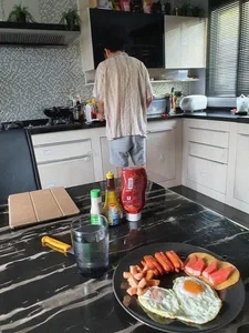 What Makes a Man Most Attractive? Women Share Heartwarming Photos of Husbands Redefining Modern Romance - image 2