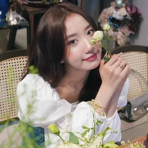 Tiktoker Le Thi Khanh Huyen's Stunning Style Transformation After Marriage - image 4