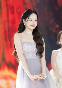Actress Lan Phuong Shares Inspiring Journey of Resilience and Optimism - image 0