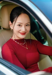 Actress Lan Phuong Shares Inspiring Journey of Resilience and Optimism - image 2