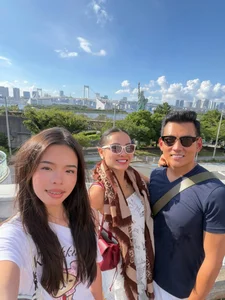 Vietnamese Star Updates: Lan Phuong's Health Concerns and Hoai Linh's Humble Ride - image 42