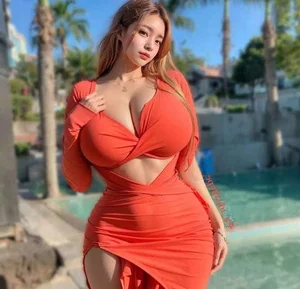 Gorgeous Korean Model Turns Heads Online with Her Stunning Voluptuous Figure - image 8