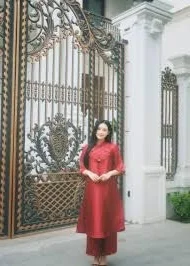 Admiring the timeless beauty of Doãn Hải My in a sweet everyday style