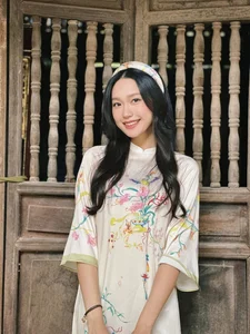 Admiring the timeless beauty of Doãn Hải My in a sweet everyday style - image 1