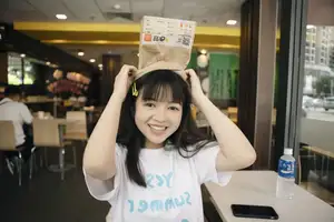 YiTuYu Vol.8664: Kikooo's Fresh Summer Charm – A Glimpse of Lively Urban Beauty - image 5