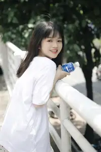 YiTuYu Vol.8664: Kikooo's Fresh Summer Charm – A Glimpse of Lively Urban Beauty - image 2