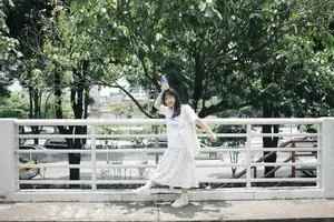 YiTuYu Vol.8664: Kikooo's Fresh Summer Charm – A Glimpse of Lively Urban Beauty - image 17