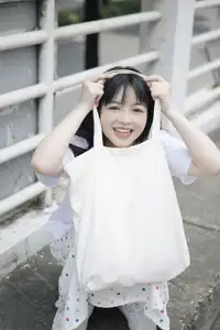 YiTuYu Vol.8664: Kikooo's Fresh Summer Charm – A Glimpse of Lively Urban Beauty - image 10